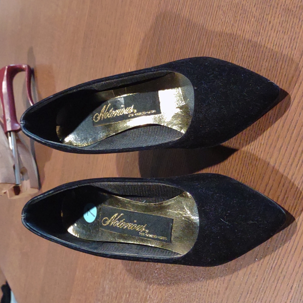Notorious Low Heels Pumps Seudelike Outer Size 7
